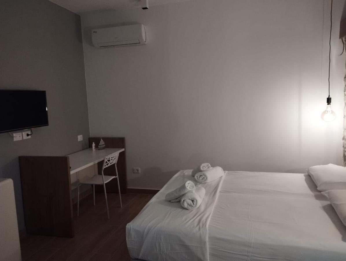 Comfort Guest Rooms Vila Hm Saranda Zewnętrze zdjęcie